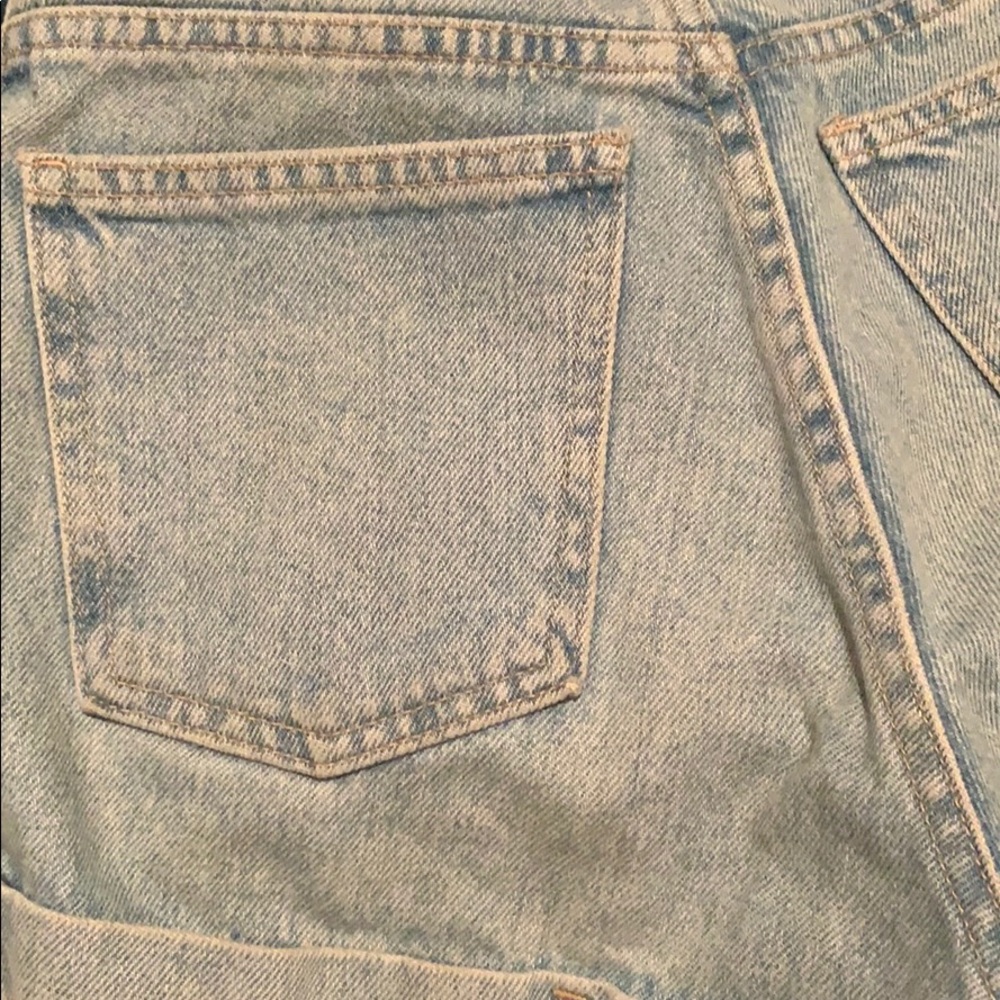Light wash jean shorts - Picture 4 of 4